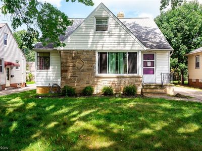 Property at 10252 Greenheath Dr, Parma Heights, OH