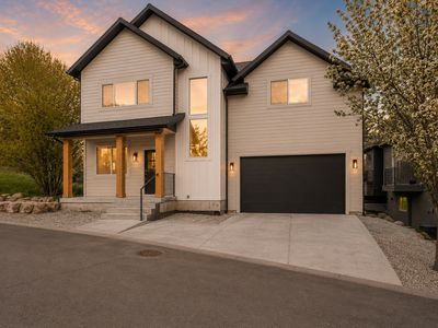 3510 N Willow Creek Ln #9
