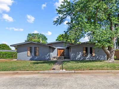 1220 N Kansas St