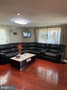 43 Wallace Rd