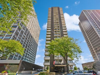 6157 N Sheridan Rd APT 25L