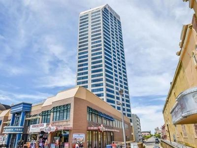 1515 Boardwalk #2202