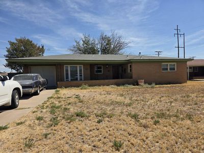 2124 Redbud Ave