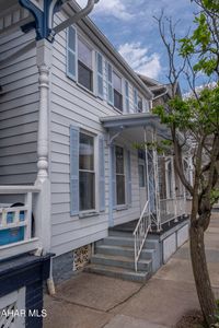 411 Walnut St