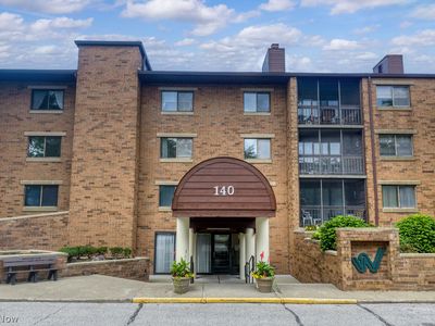 140 Fox Hollow Dr #408B