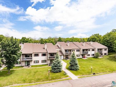 20 Village Dr #208