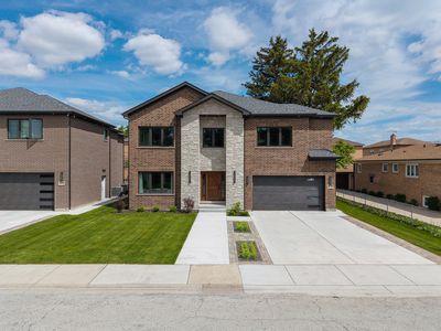 8348 W Farragut St