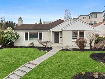 6825 Seward Park Avenue S