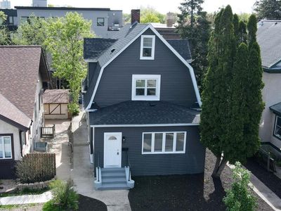 3237 Hennepin Ave