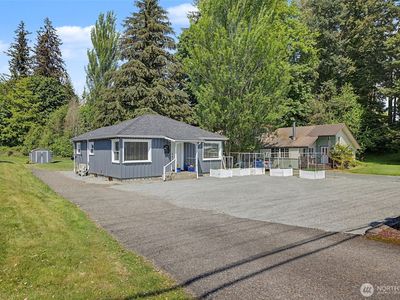 717 E Highland DR