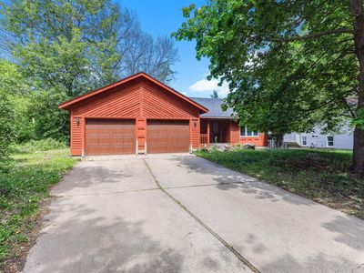 2219 Vivian Ln