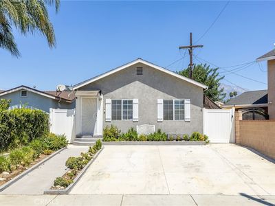 909 E I St