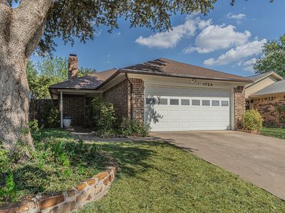 1724 Red Bud Ln