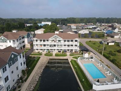 1300 S Harkless Dr APT B4