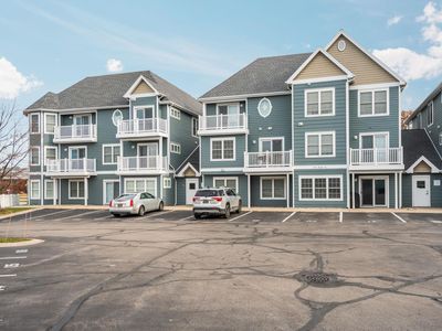100 Hope St #210