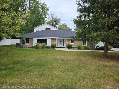 25592 W Nine Mile Rd