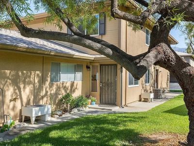 1041 W Calle De La Luna APT 3