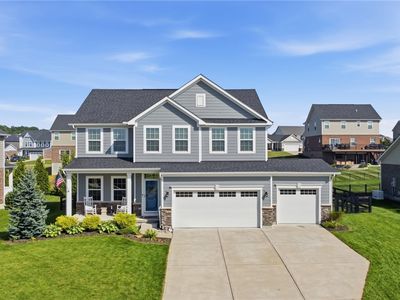 748 E Brooke Dr