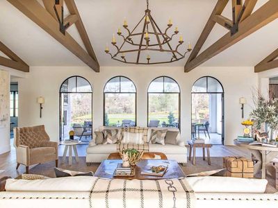 7 Pinnacle Heights Ct