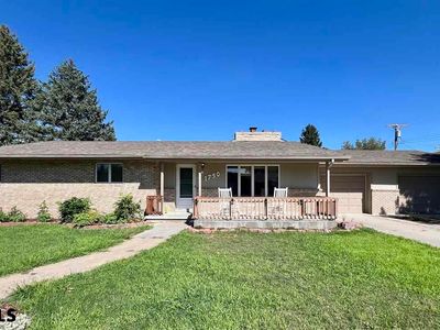 Property at 1750 19th St, Gering, NE