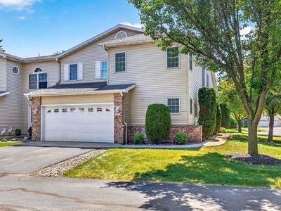 1027 E Green Tree Ct