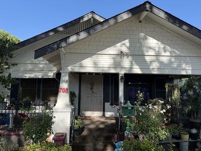 208 Yosemite Ave