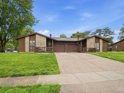 2221 Joshua Cir