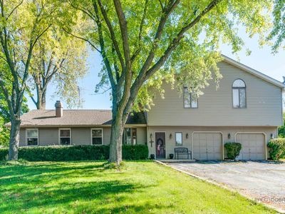 10704 Breezy Lawn Rd