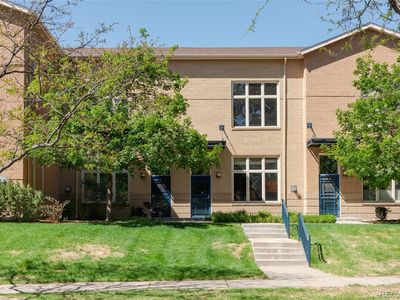 275 Rampart Way #208
