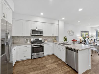 5933 Sunstone Dr UNIT 203