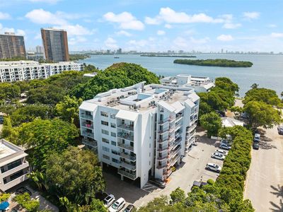 700 NE 63rd St APT D206