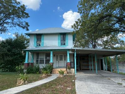 Property at 136 E DOUGHTY ST, Uvalde, TX
