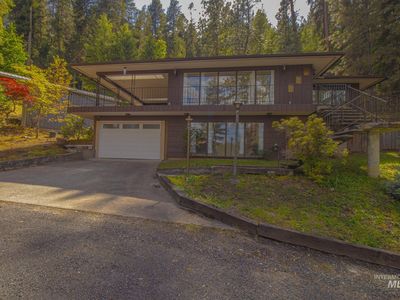 801 McArthur Dr