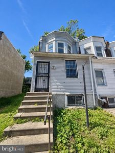 1946 S Salford St