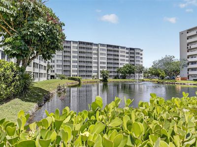 1770 NE 191st St APT 401-1