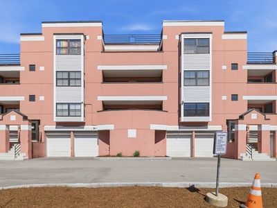 60-60 Gibson St #R