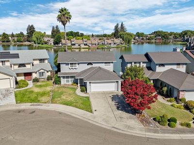 3267 Lakeshore Ct