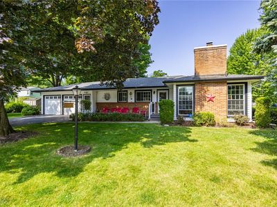 77 Willowen Dr