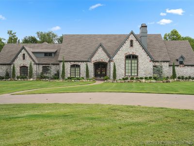 3821 N Country Club Cir