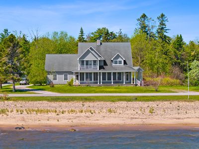 1860 S Sturgeon Point Rd