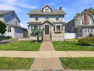 833 Livingston Rd