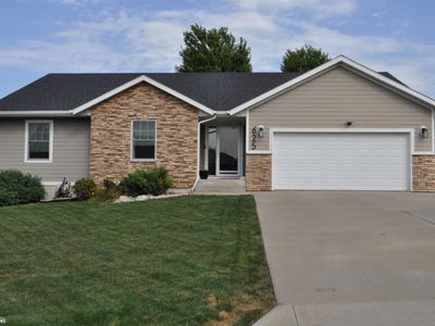 625 Field Crest Dr