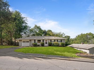 9 Upper Joclyn Ave