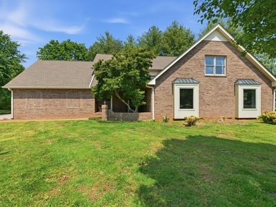 252 Newcastle Dr