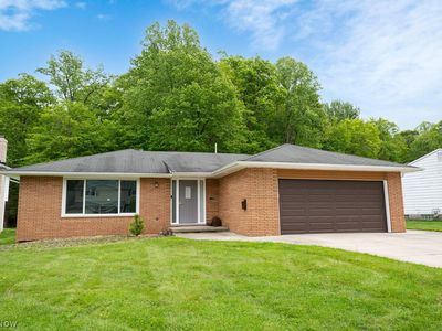 Property at 1639 Windsor Dr, Mayfield Heights, OH