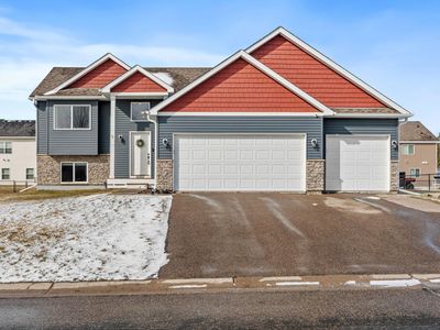 527 Pond View Dr SE