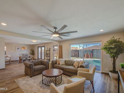 3823 W ROSE Lane