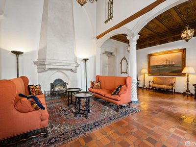 1201 California St Unit 206