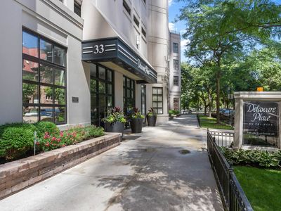 33 W Delaware Pl APT 18K