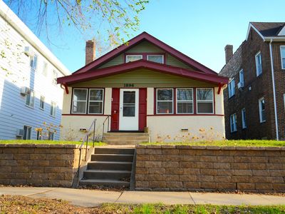 1896 Grand Ave